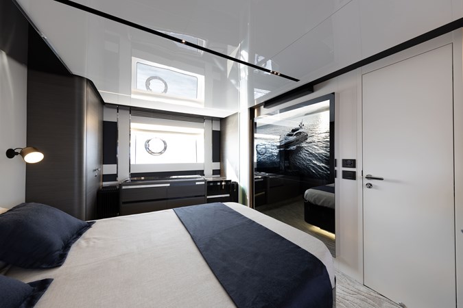 Never Give Up Azimut S8 Master Stateroom