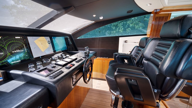 30_2007 108ft Sunseeker Predator