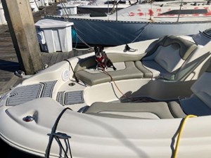 2006 Sea Ray Sundeck 270 3 4