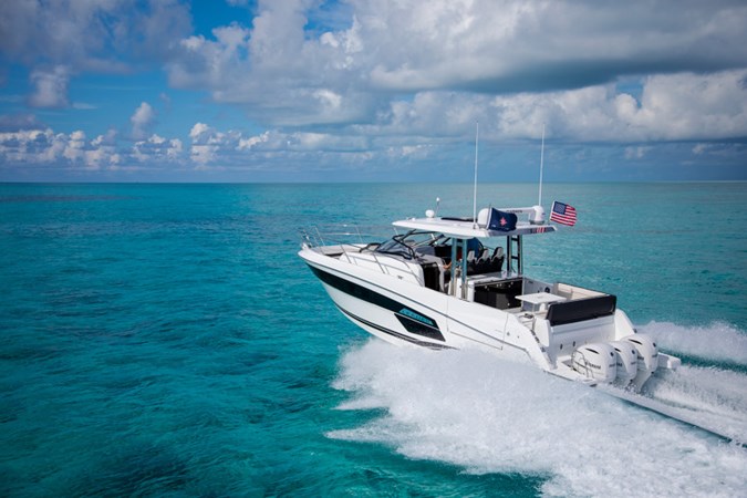 Leader_12.5_2020_TomKing_01766-Tom_King-800px