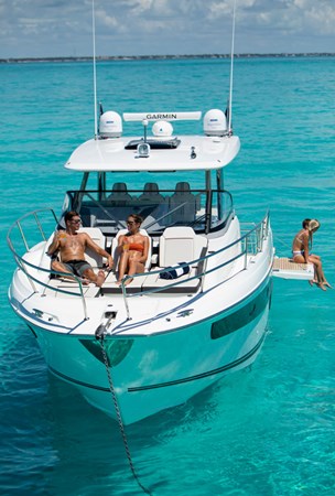 Leader_12.5_2020_TomKing_02615-Tom_King-800px