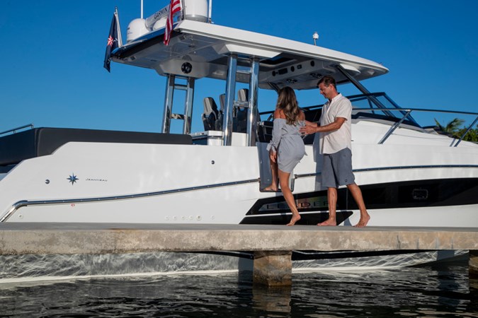 Leader_12.5_2020_TomKing_06496-Tom_King-800px