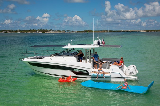 Leader_12.5_2020_TomKing_08782-Tom_King-800px