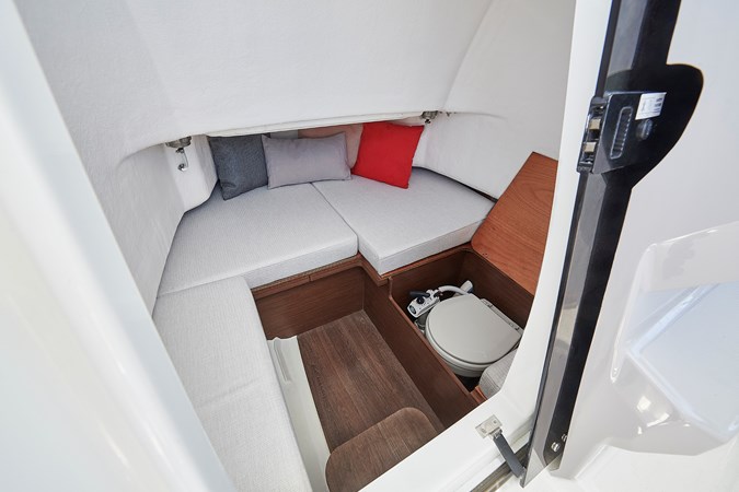 Jeanneau Leader 7.5 CC  (15)