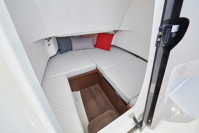 Jeanneau Leader 7.5 CC  (17)