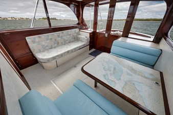 BLUE FIN IV 7 Salon