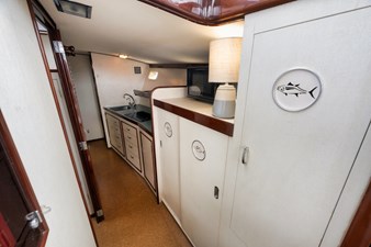 BLUE FIN IV 9 Galley 