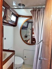NEW HORIZONS 19 Aft Head, Shower Curtain