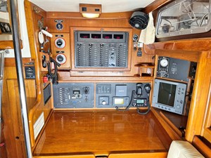 NEW HORIZONS 9 Nav Table