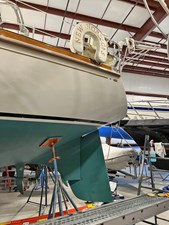 NEW HORIZONS 51 Port Quarter with Running Gear