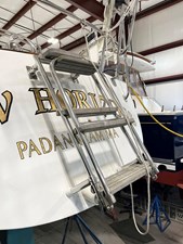 NEW HORIZONS 52 Transom Swim Ladder