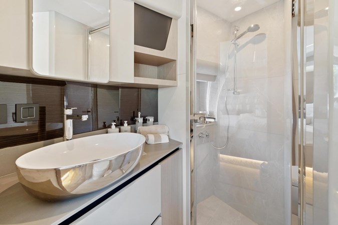 32_2022 48 Absolute 48 Coupe ZO