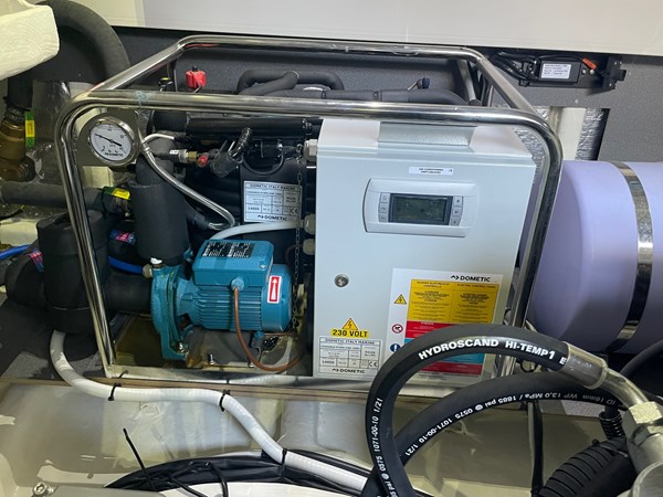 35_2022 48 Absolute 48 Coupe ZO