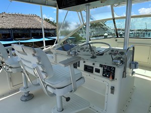 REEL FISH 16 Helm and helm chairs  