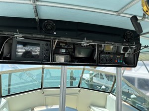 REEL FISH 19 Flybridge electronics above Helm  