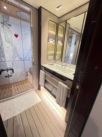 GUEST CABIN - AZIMUT GRANDE 35 2022