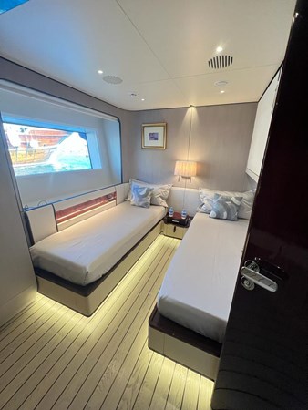 GUEST CABIN  - AZIMUT GRANDE 35 2022
