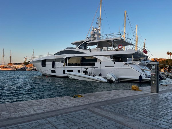 THE YACHT  - AZIMUT GRANDE 35 2022