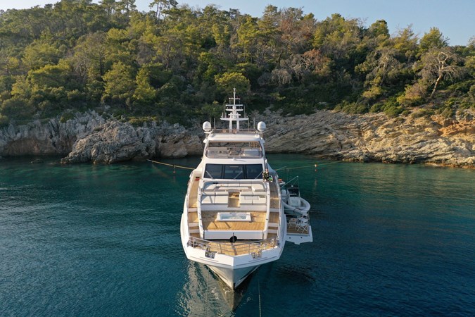 BOW EXTERIOR - AZIMUT GRANDE 35 2022