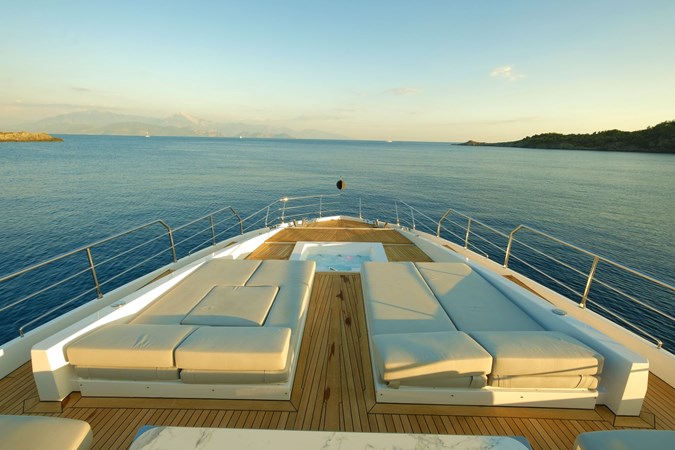 BOW SUNSET - AZIMUT GRANDE 35 2022