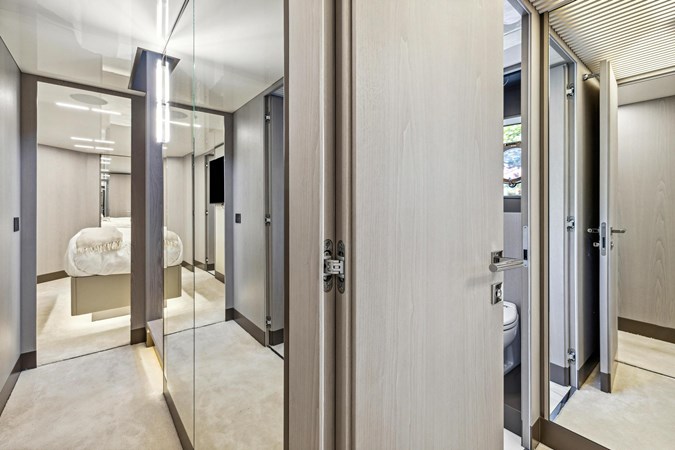 56_2021 85ft Ferretti Yachts 850