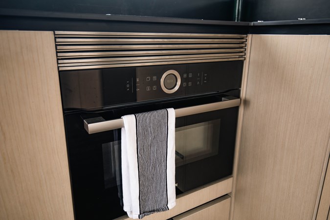 25_2022 57ft Astondoa As5 CHRISTA LEE