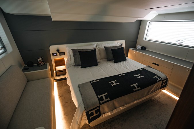 40_2022 57ft Astondoa As5 CHRISTA LEE