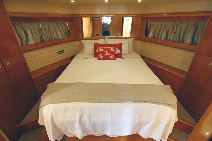 yachtImage_int_71_10521