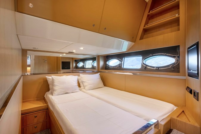 yachtImage_int_791_19353