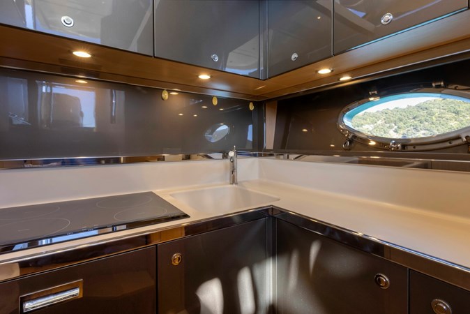 yachtImage_int_791_19359