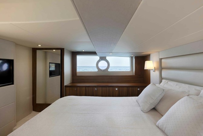 yachtImage_int_762_18461