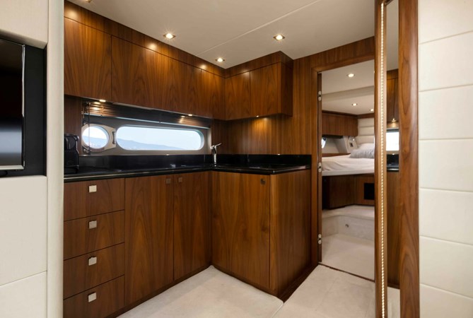 yachtImage_int_762_18468