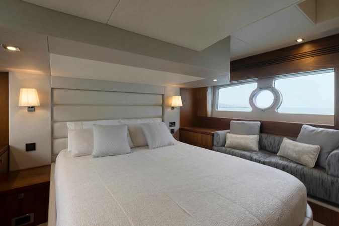 yachtImage_int_762_18472