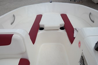 BAYLINER ELEMENT XL  12 14bow seating