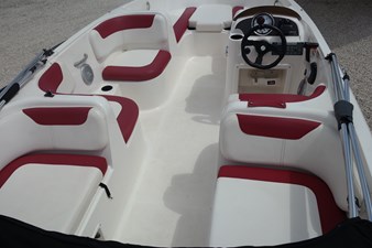 BAYLINER ELEMENT XL  15 17forward view