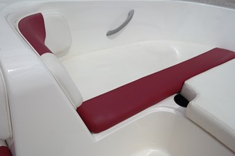 BAYLINER ELEMENT XL  18 20 seating