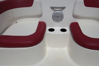 BAYLINER ELEMENT XL  19 21peaker view port