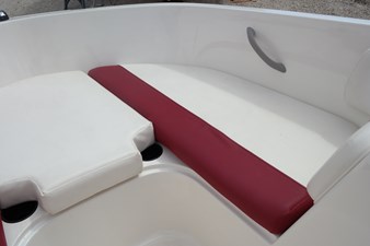 BAYLINER ELEMENT XL  20 22bow port seating