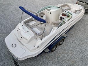 2004 Sea Ray 220 SunDeck NLDF 3 IMG_4553