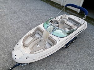 2004 Sea Ray 220 SunDeck NLDF 8 IMG_4563