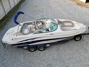 2004 Sea Ray 220 SunDeck NLDF 10 IMG_4573