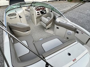 2004 Sea Ray 220 SunDeck NLDF 14 IMG_4591