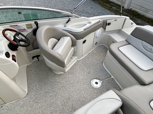 2004 Sea Ray 220 SunDeck NLDF 15 IMG_4592