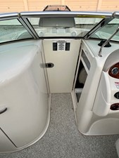 2004 Sea Ray 220 SunDeck NLDF 27 IMG_4604