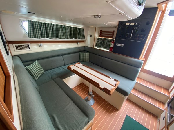 8_2001 32ft Albin Command Bridge TORTUGA