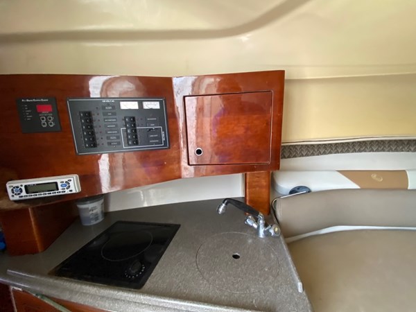 7_2003 26ft Edgewater 265 Express