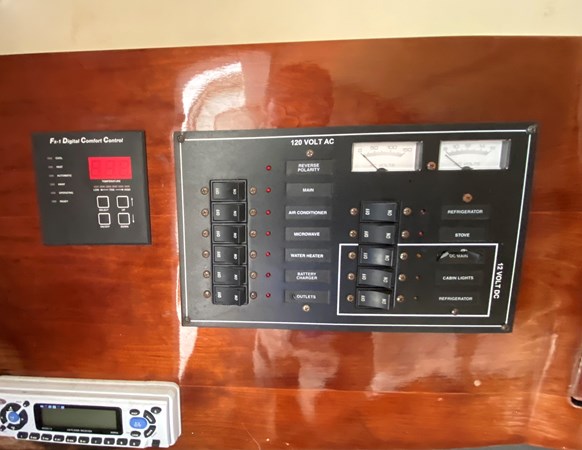 8_2003 26ft Edgewater 265 Express