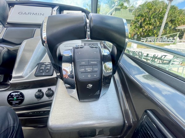 24_2016 33 Monterey 335 Sport Yacht