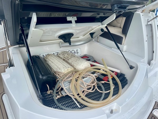 29_2016 33 Monterey 335 Sport Yacht