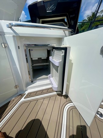 31_2016 33 Monterey 335 Sport Yacht